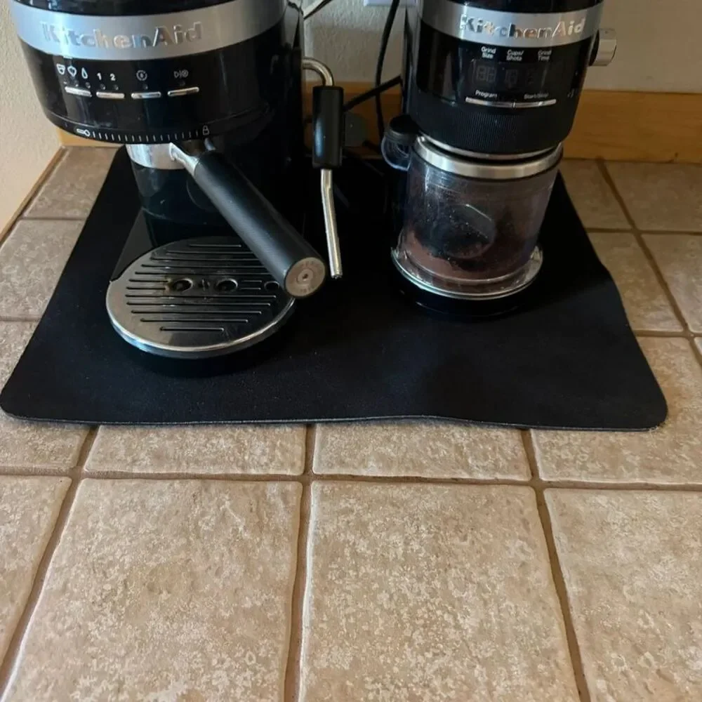 Kitchen countertop mat